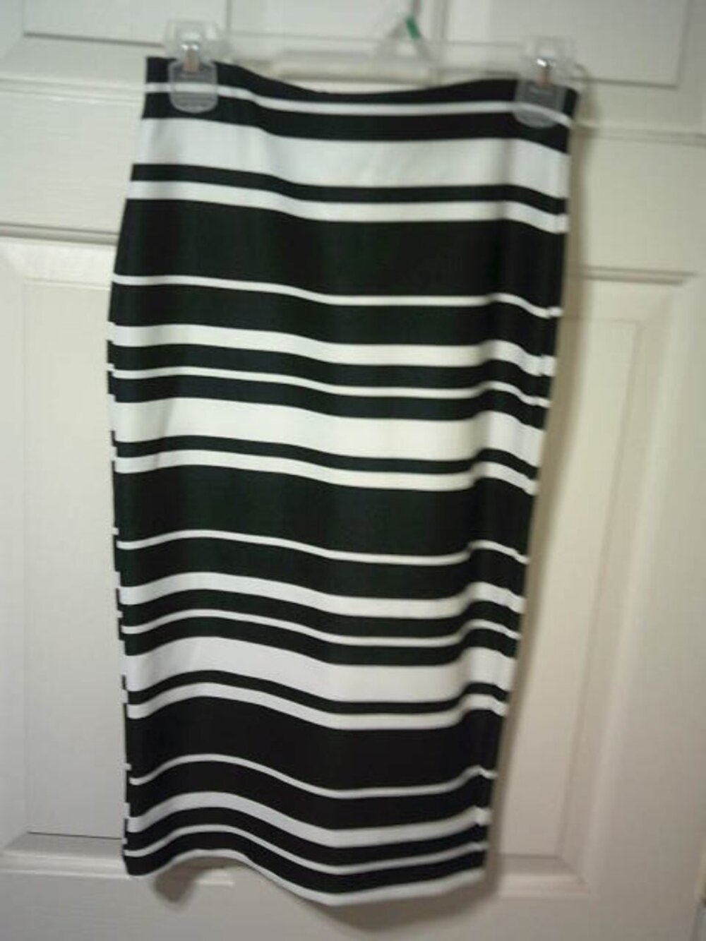 CUTE IZ BYER BLACK & WHITE STRIPED STYLE PENCIL STRAIGHT SKIRT MIDI LENGTH SZ S